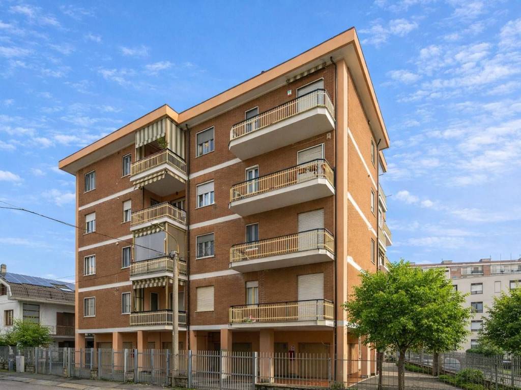 Appartamento a Grugliasco in Via Montanaro - Foto 2