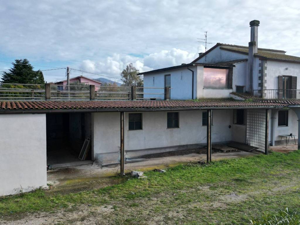 Rustico / casale a Viterbo in Strada Provinciale Teverina - Foto 3