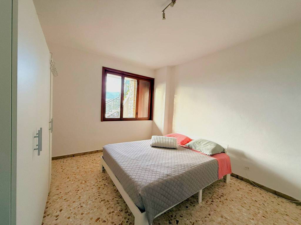 Appartamento a Imperia in Strada Massabovi - Foto 5