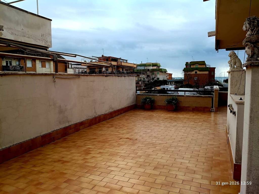 Appartamento a Ladispoli in Via della Fenice - Foto 5