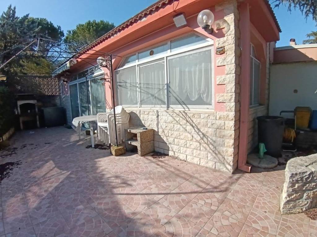 Villetta a schiera a Cassano delle murge in Zona Frà Diavolo - Foto 4