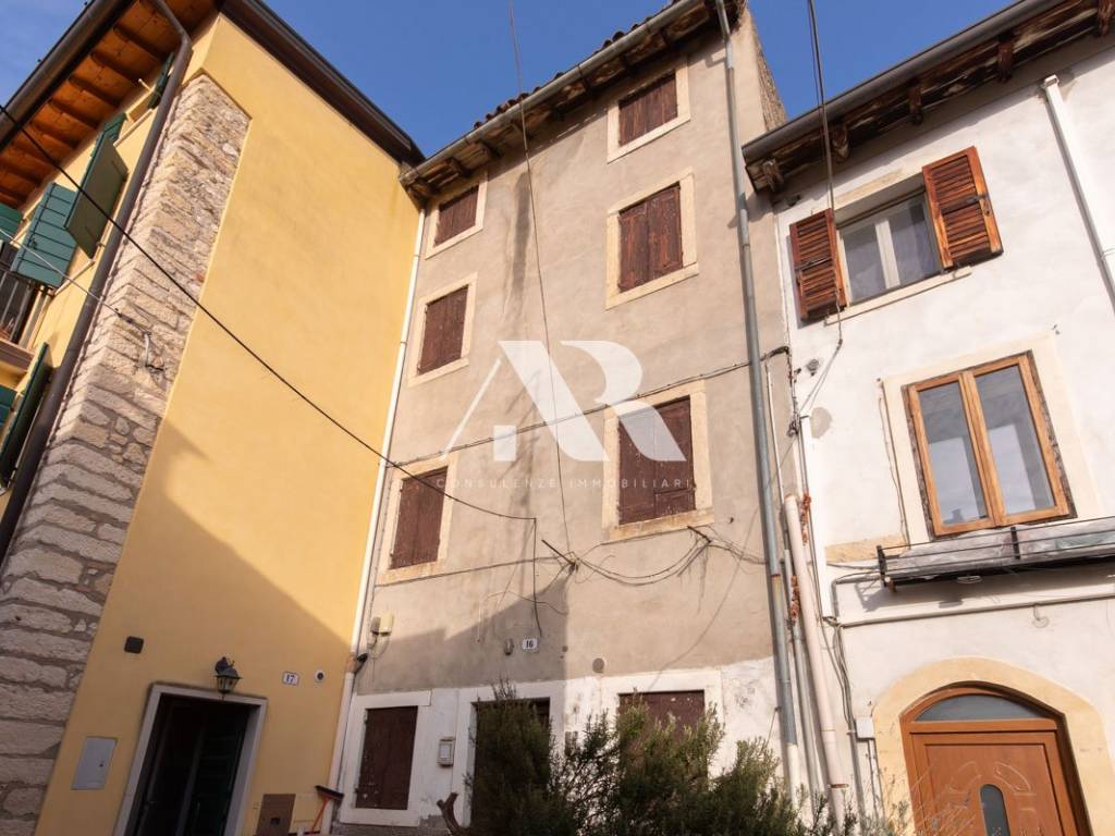 Casa indipendente a Verona in Piazza San Valentino, 21 - Foto 2