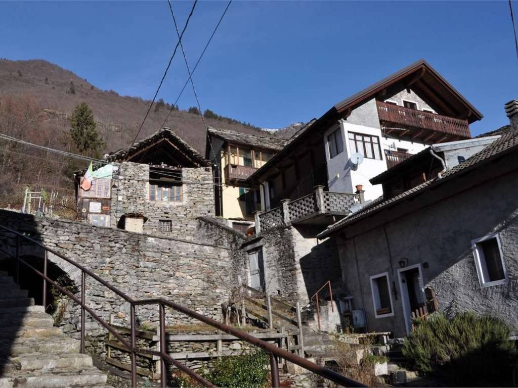 Casa indipendente a Calasca-castiglione in Località Vigino, 36 - Foto 3
