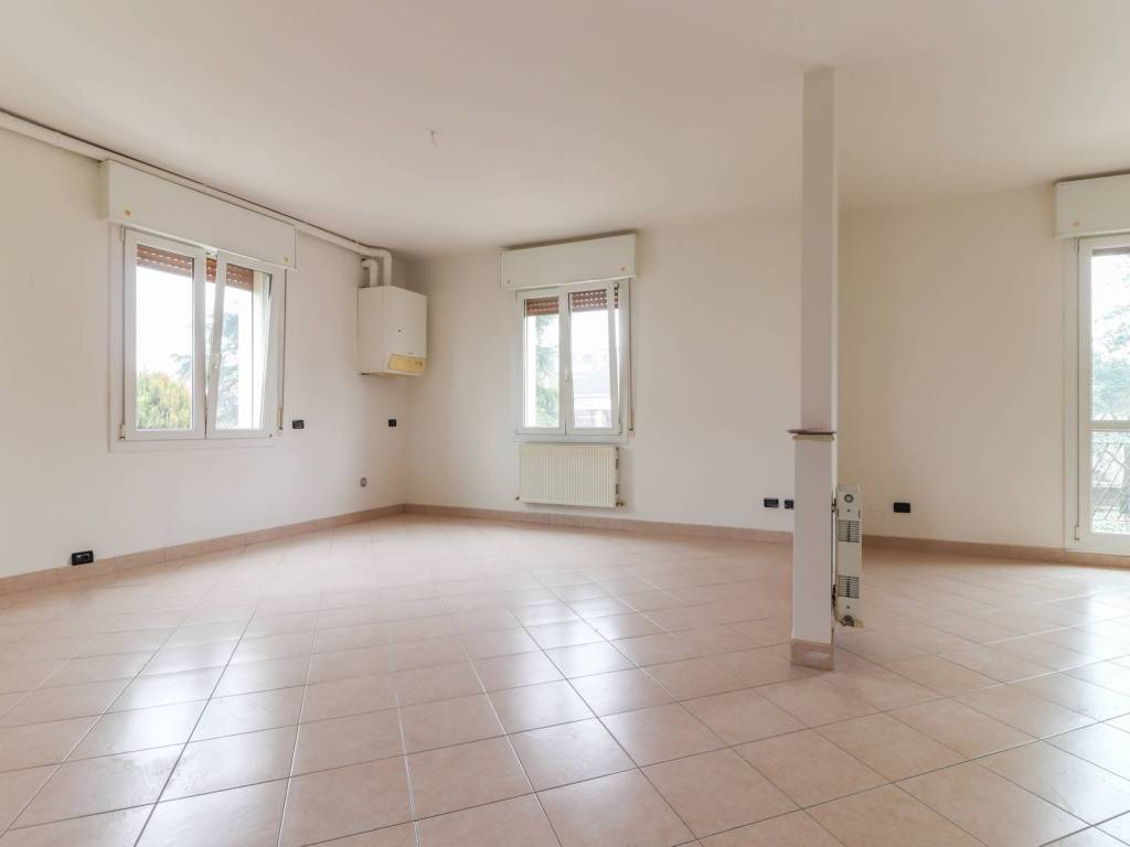 Appartamento a Cento in Via Risorgimento, 17 - Foto 4