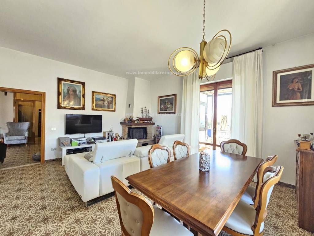 Palazzo / stabile a Gambassi terme in Zona periferia - Foto 3