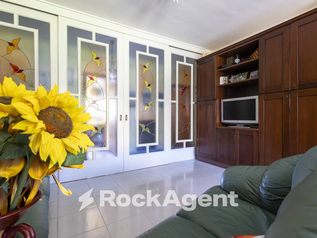 Appartamento a Catanzaro in Via Monsignor Armando Fares, 21 - Foto 4