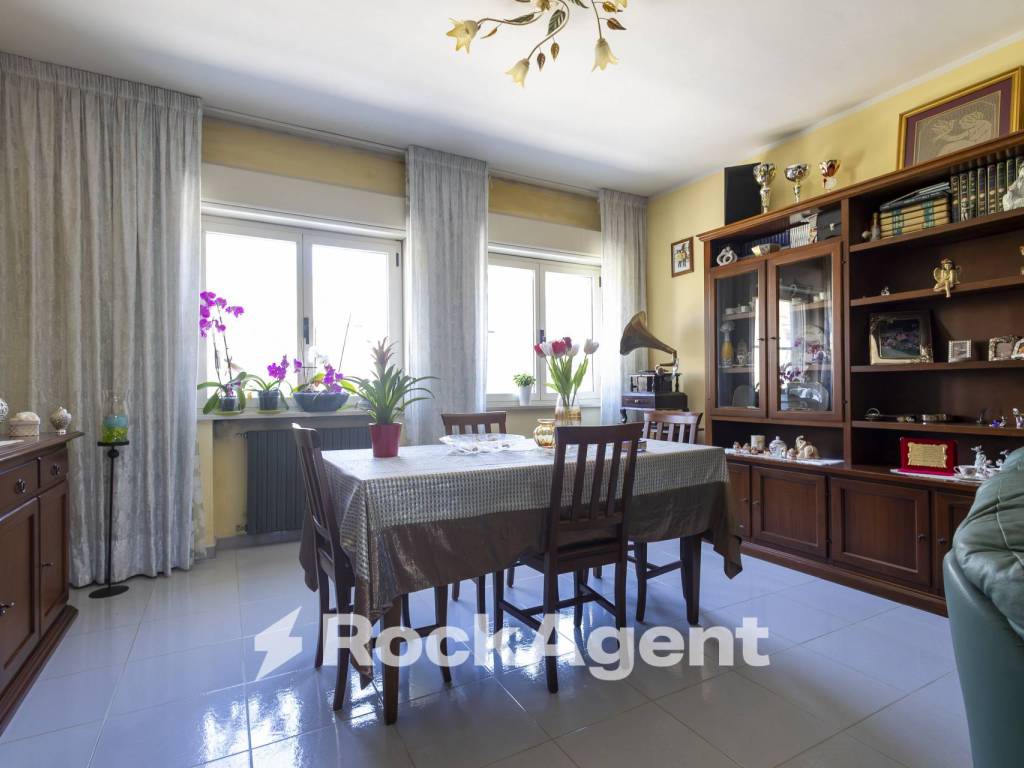 Appartamento a Catanzaro in Via Monsignor Armando Fares, 21 - Foto 5