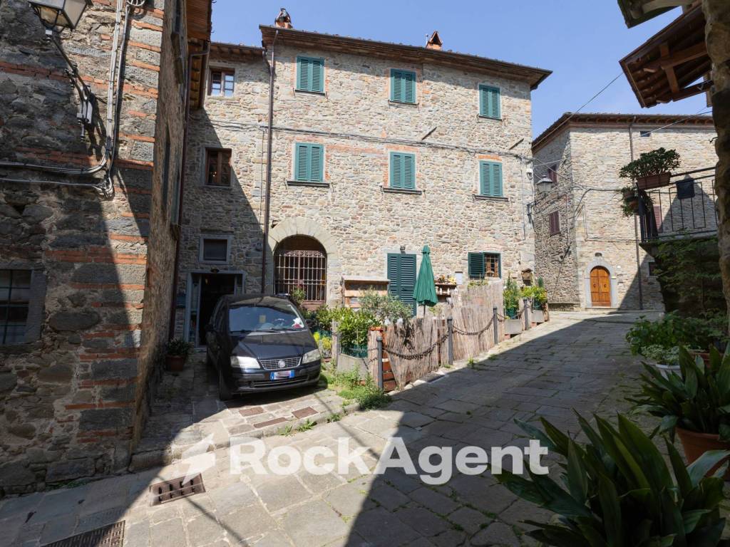 Casa indipendente a Pescia in Piazza San Martino, 11 - Foto 3