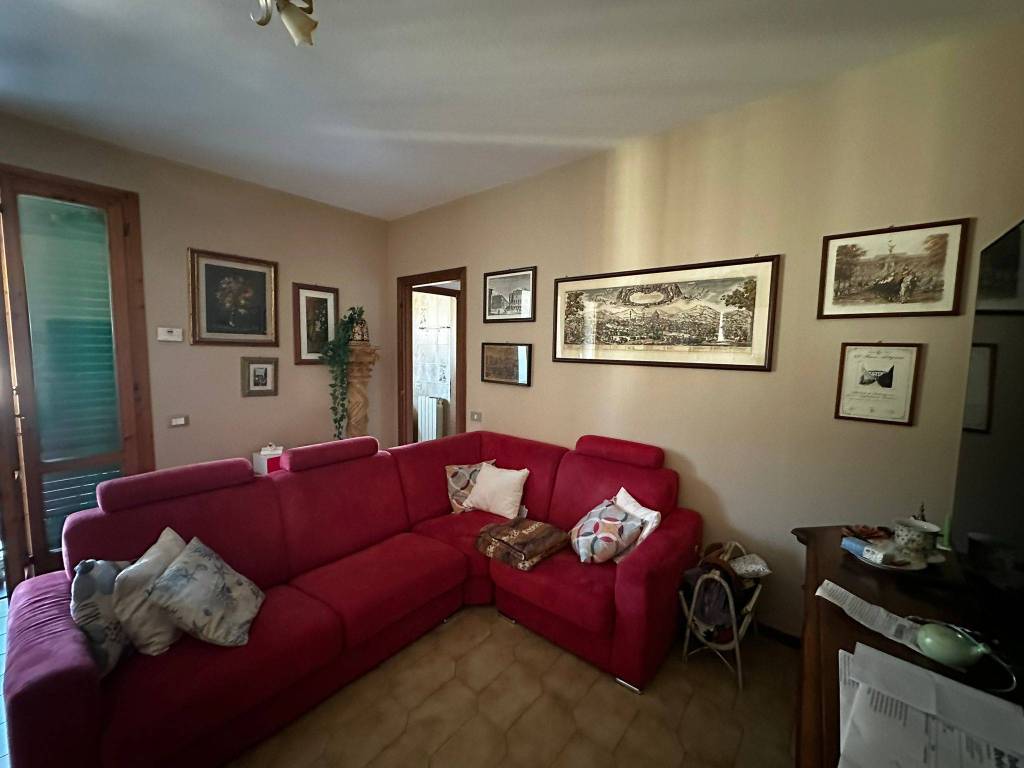 Appartamento a Massa e cozzile in Via Vangile - Foto 4