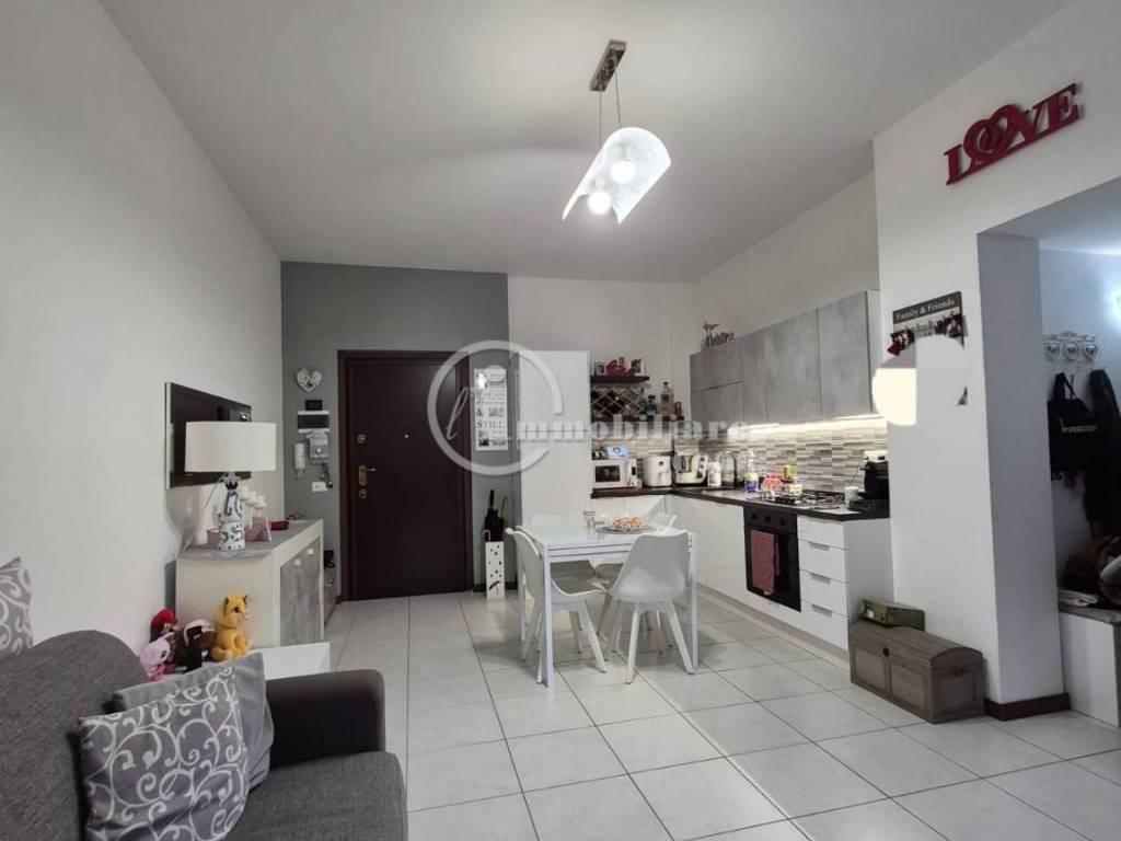 Appartamento a Corsico in Via Molinetto di Lorenteggio, 15 - Foto 2
