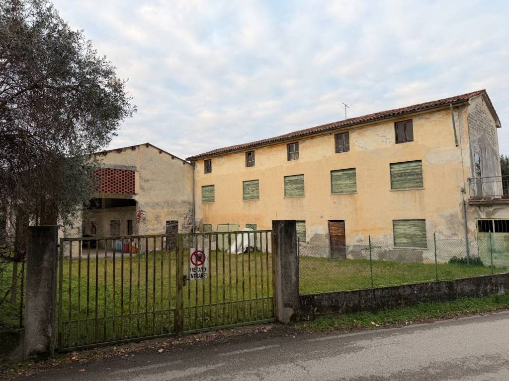 Rustico / casale a Bassano del grappa in Strada Melagrani - Foto 4