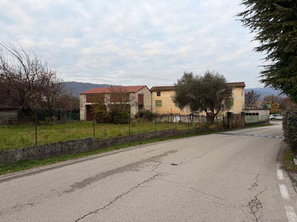 Rustico / casale a Bassano del grappa in Strada Melagrani - Foto 5