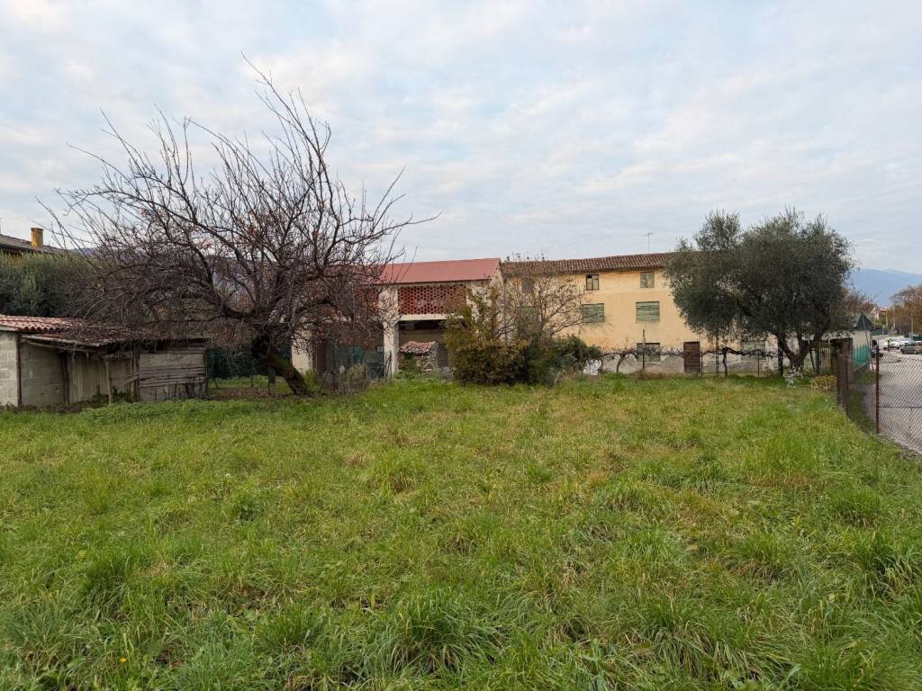 Terreno a Bassano del grappa in Strada Melagrani - Foto 4