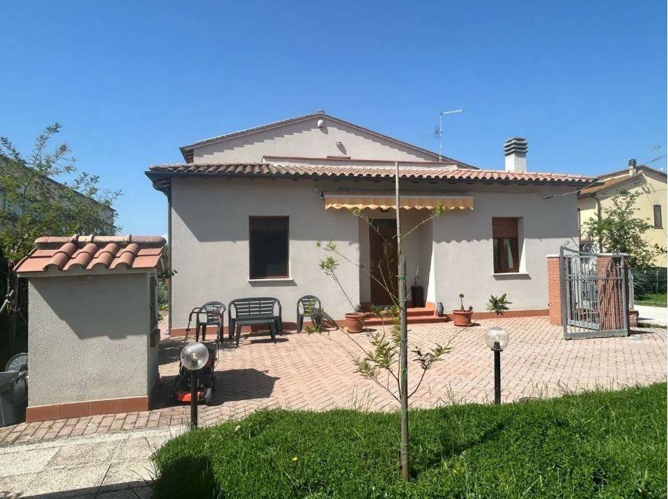 Villa a Castiglione del lago in Località Pineta - Foto 2