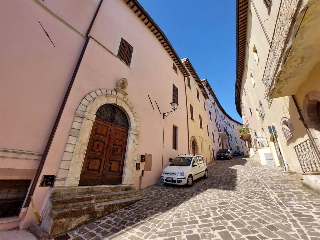 Appartamento a Nocera umbra in Via Tullio Pontani, 1 - Foto 2