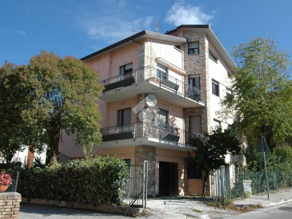 Appartamento a Gualdo tadino in Via XXIV Maggio - Foto 2