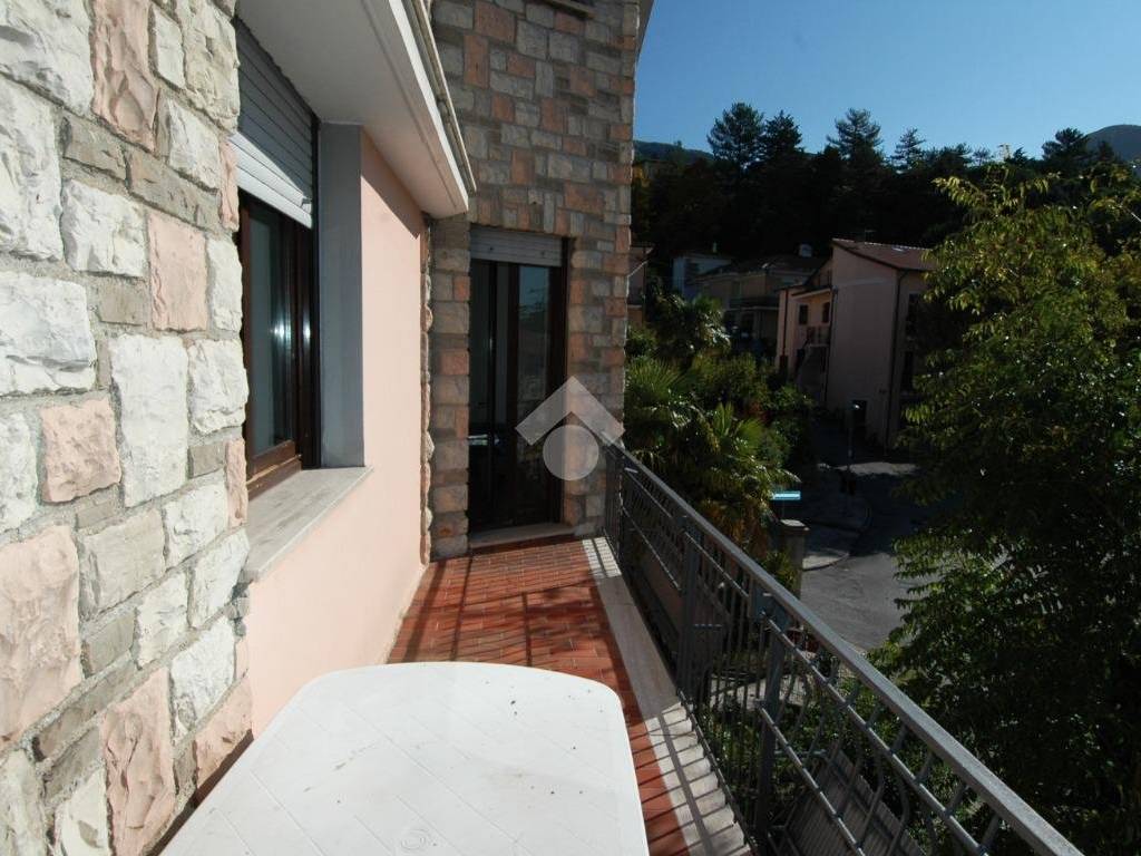 Appartamento a Gualdo tadino in Via XXIV Maggio - Foto 5