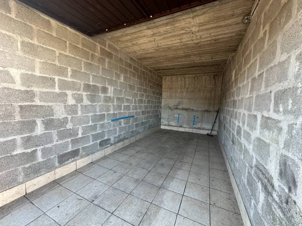 Box / garage a Dormelletto in Via Federico Tesio, 1 - Foto 4