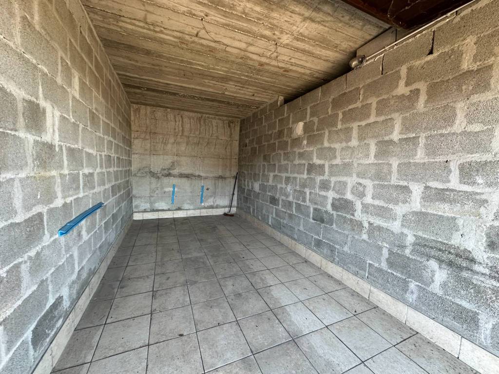 Box / garage a Dormelletto in Via Federico Tesio, 1 - Foto 5