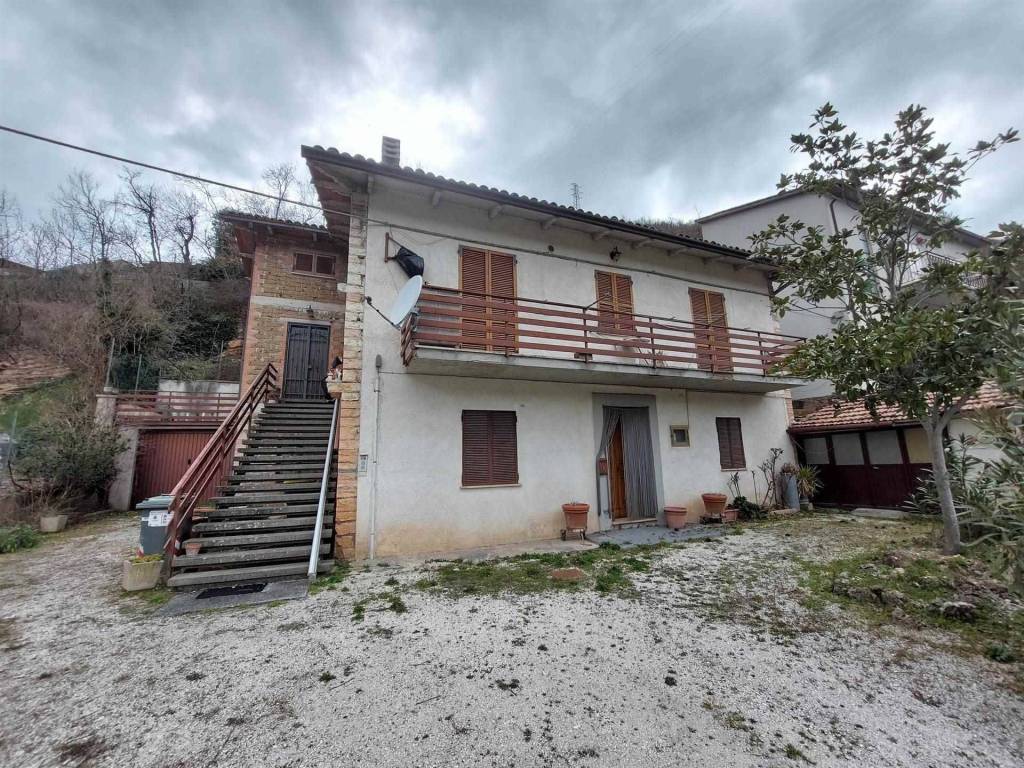 Casa indipendente a Nocera umbra in Via Schiagni snc - Foto 3