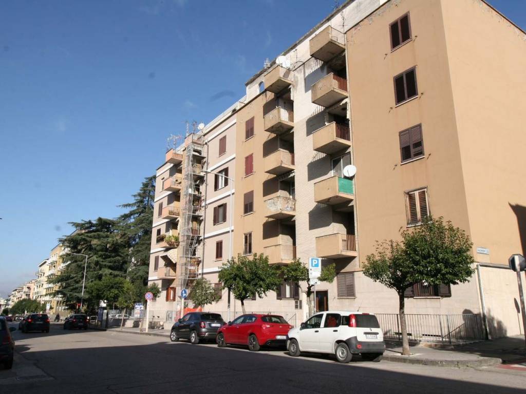 Appartamento a Benevento in Viale Mellusi, 85 - Foto 2