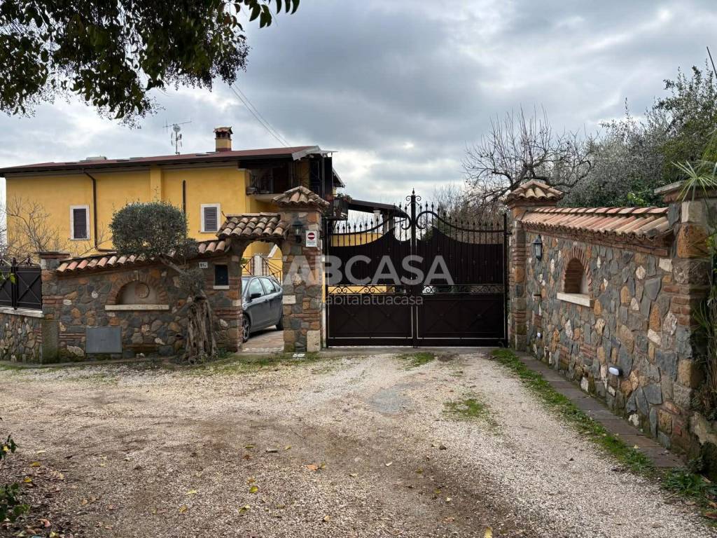 Appartamento a Velletri in Via Vecchia di Napoli - Foto 2