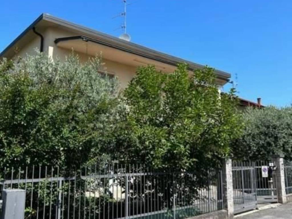 Villa a Scanzorosciate in Via G. Matteotti s.n.c - Foto 3