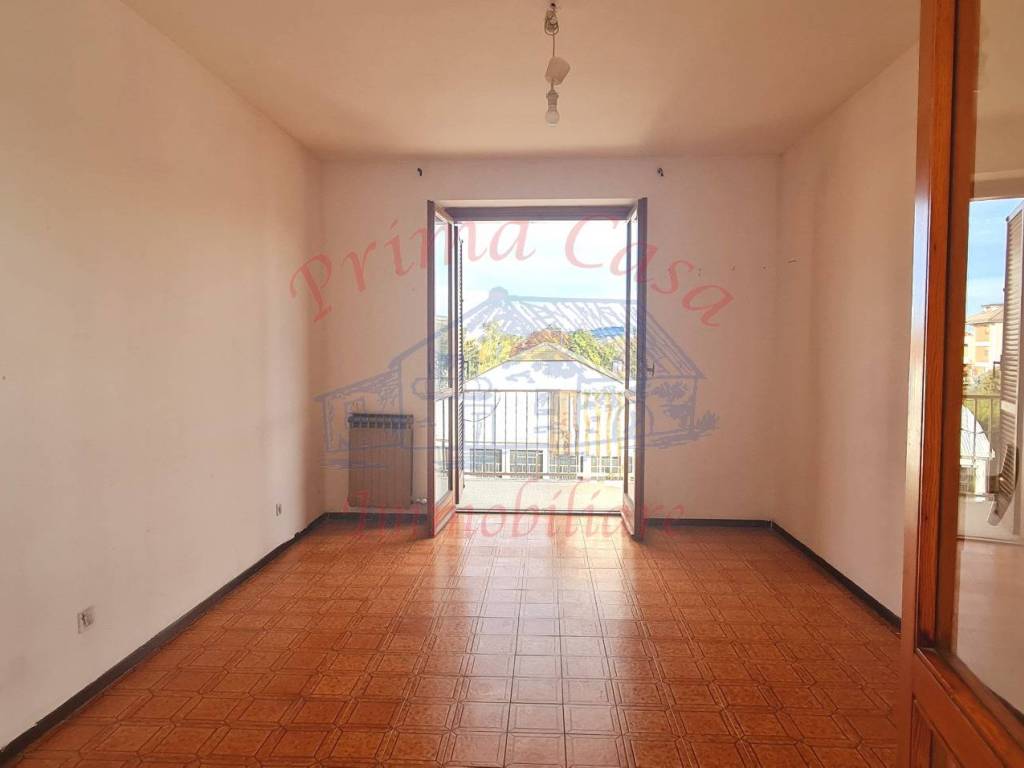Appartamento a Castagnole delle lanze in Piazza Paolo Lucchini - Foto 4