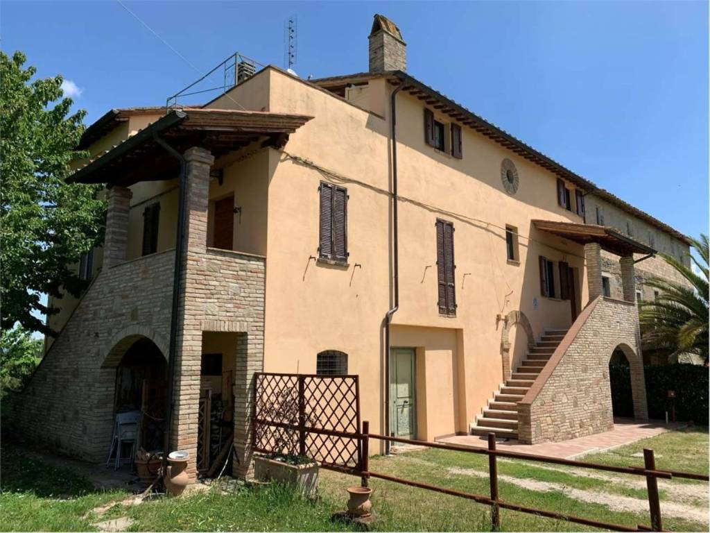 Rustico / casale a Bettona in Via Della Fattoria S.N.C. - Foto 2
