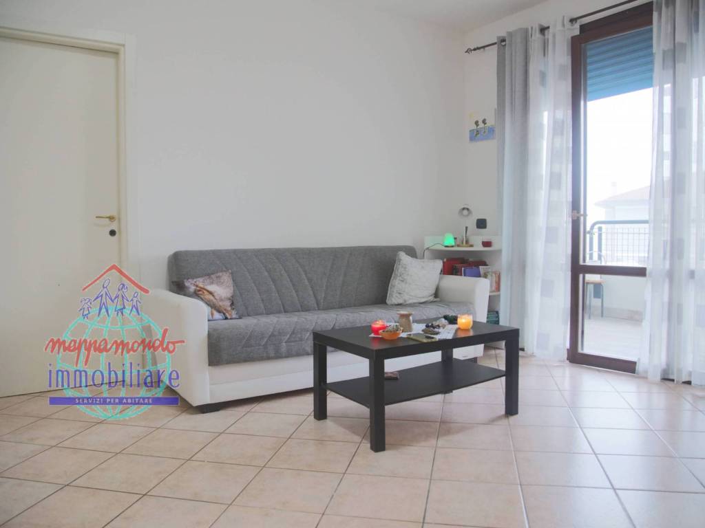 Appartamento a Cento in VIA LUIGI EINAUDI, 5 - Foto 2