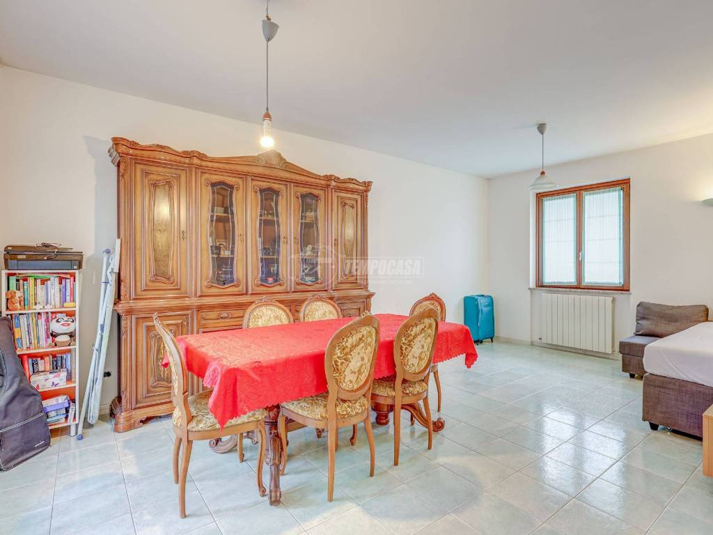 Villa a Cardano al campo in Via Antonio Gramsci 17 - Foto 2