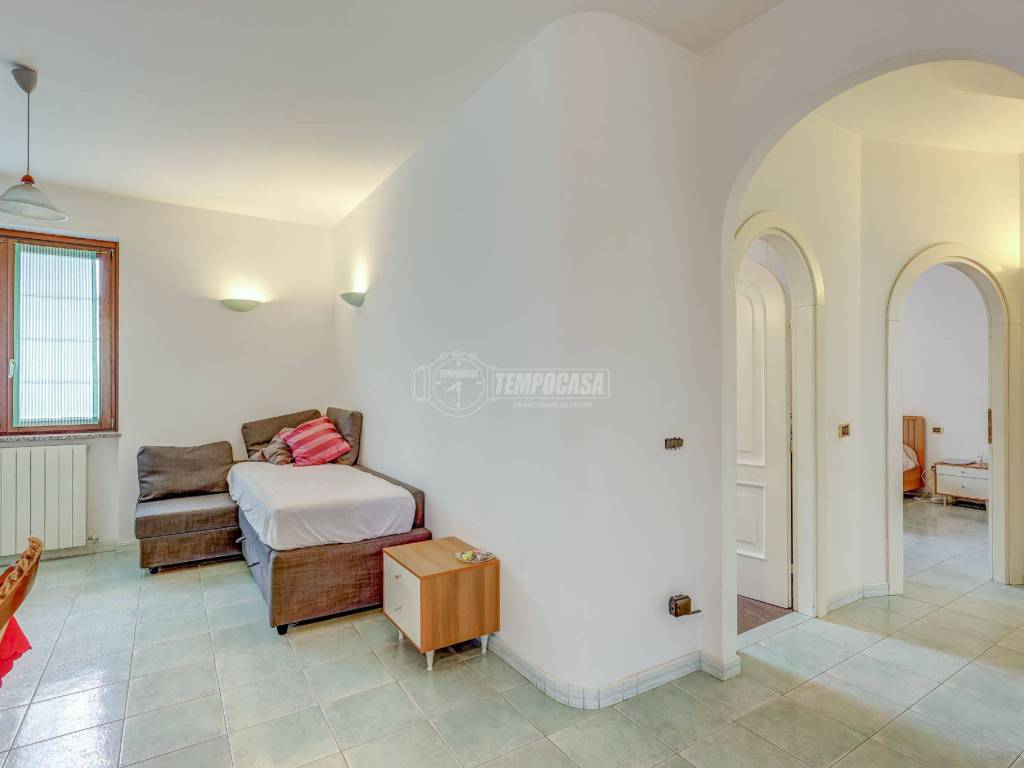 Villa a Cardano al campo in Via Antonio Gramsci 17 - Foto 3