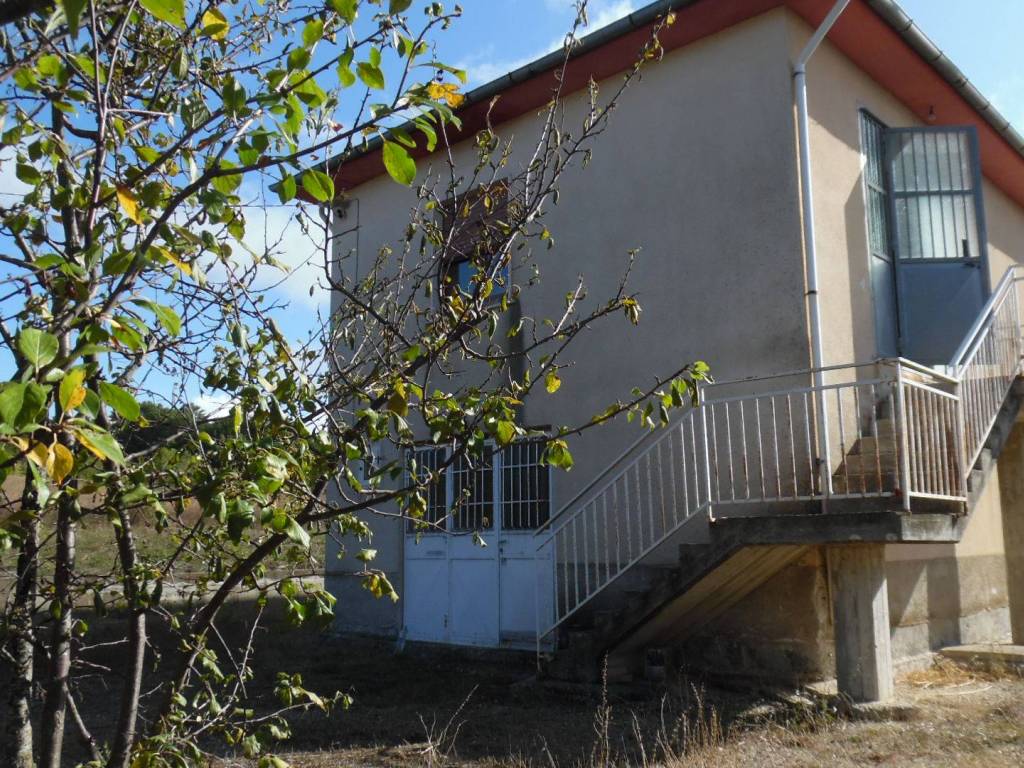 Casa indipendente a Torella dei lombardi in Contrada Scamurci - Foto 2