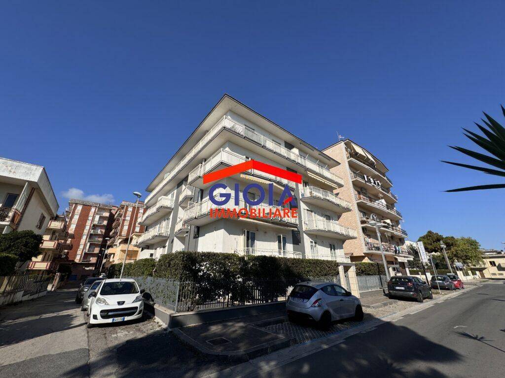 Appartamento a Mondragone in Viale Europa, 93 - Foto 3