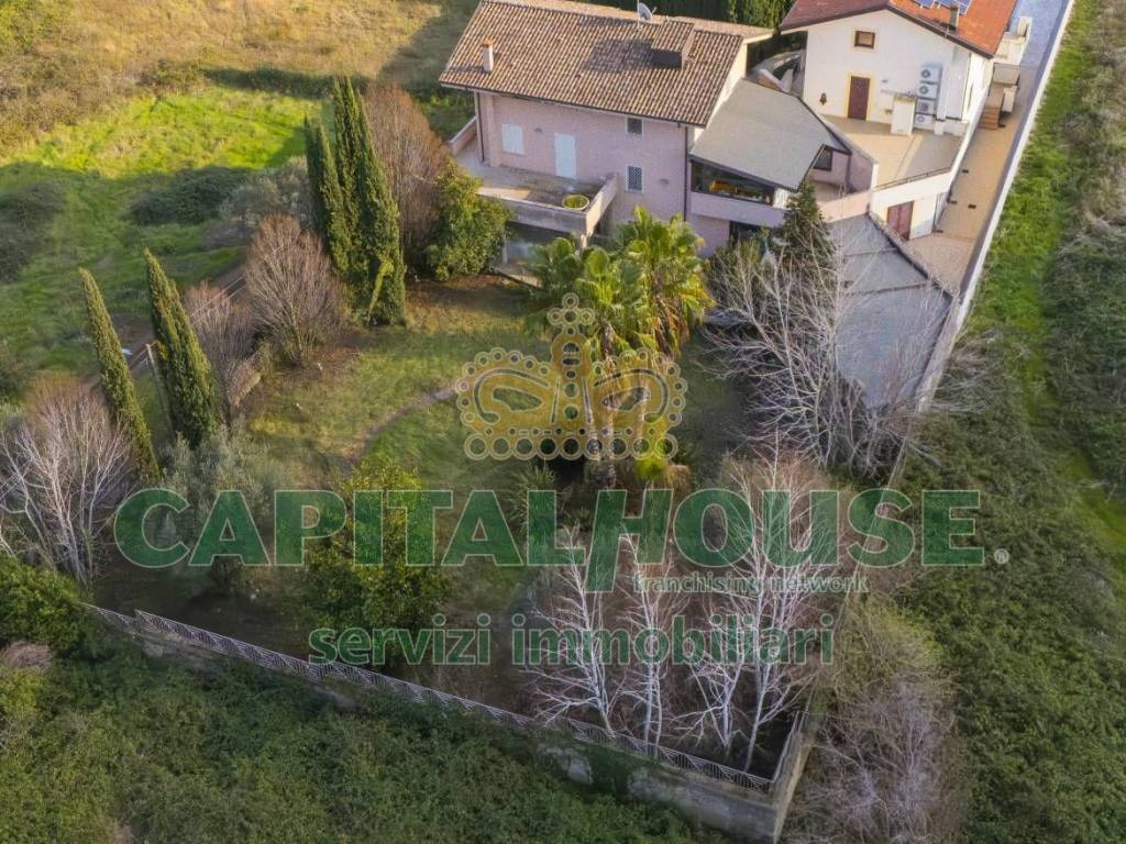 Villa a Caserta in Via Michele Fiorillo - Foto 3