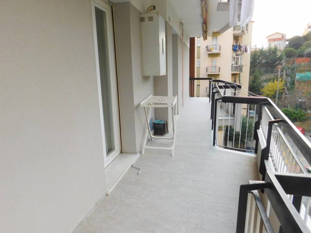 Appartamento a Savona in Via Osvaldo Gnocchi Viani - Foto 2