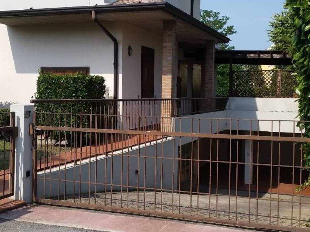 Villa a Caldogno in via Aeroporti, 20 - Foto 3