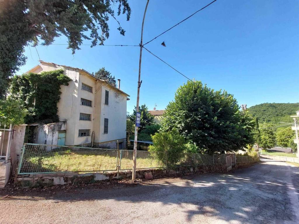 Casa indipendente a Nocera umbra in Via Nicolò Alunno, 22 - Foto 2