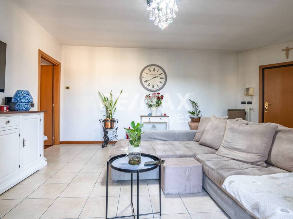 Appartamento a Besana in brianza in Via Ernesto Teodoro Moneta, 24 - Foto 4