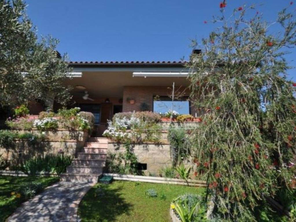 Villa a Follonica in Via Aldo Moro, 23 - Foto 2