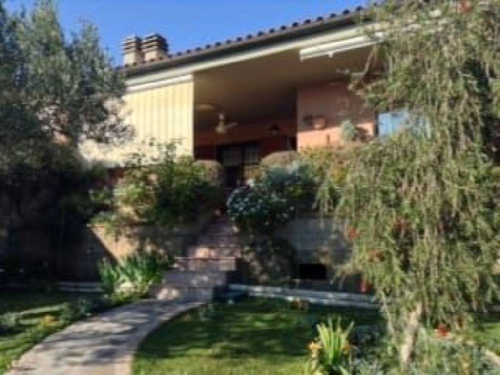Villa a Follonica in Via Aldo Moro, 23 - Foto 4