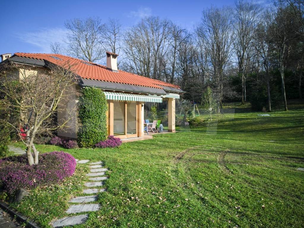 Villa a Casciago in Via dei Boschi - Foto 2