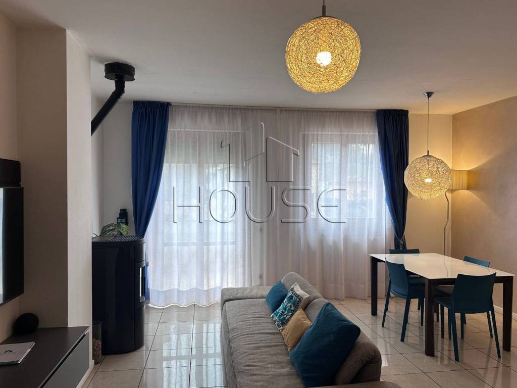 Appartamento a Città di castello in Viale Giuseppe Parini, Trestina, Città di Castello, Perugia, Umbria, 06018, Italia - Foto 3