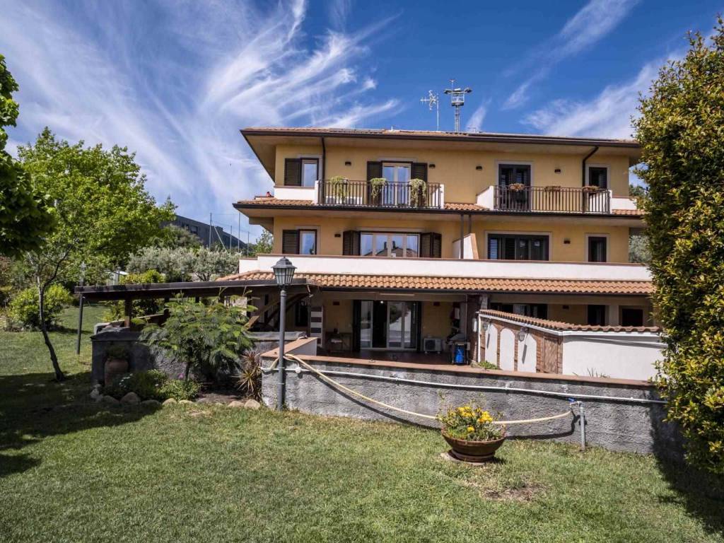 Villa a Mascalucia in Via Magenta , 21 - Foto 3