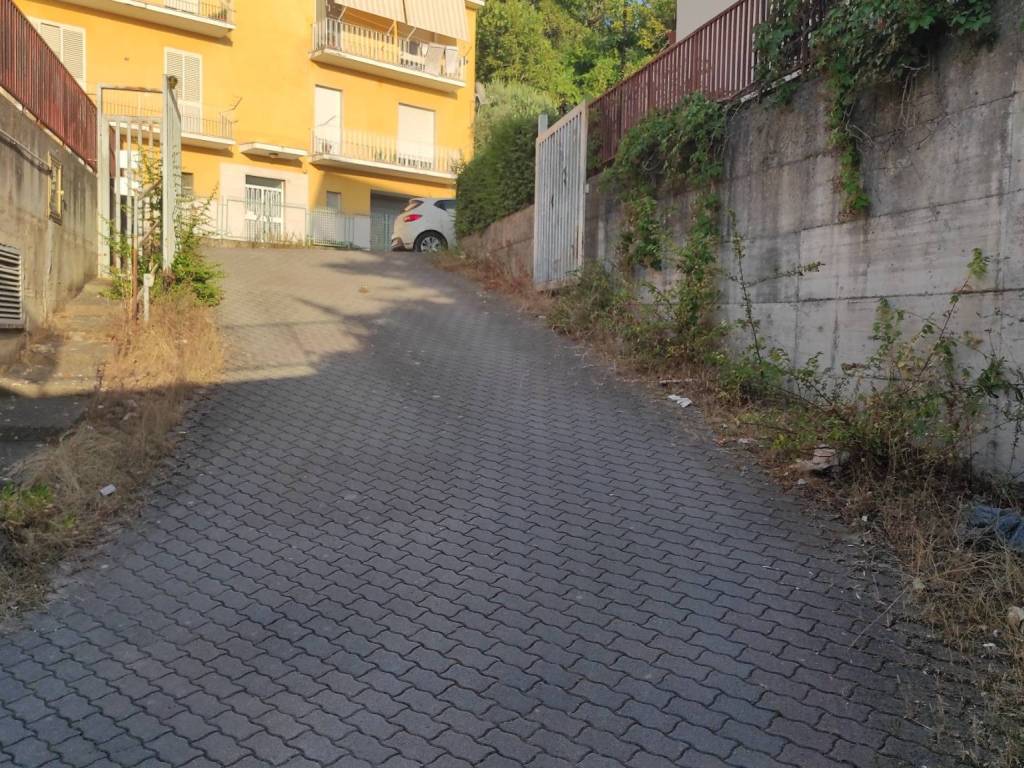 Box / garage a Benevento in Via Ernesto Pontieri, 7 - Foto 2