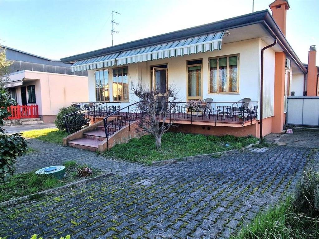 Casa indipendente a Chioggia in SS Romea, 177 - Foto 2