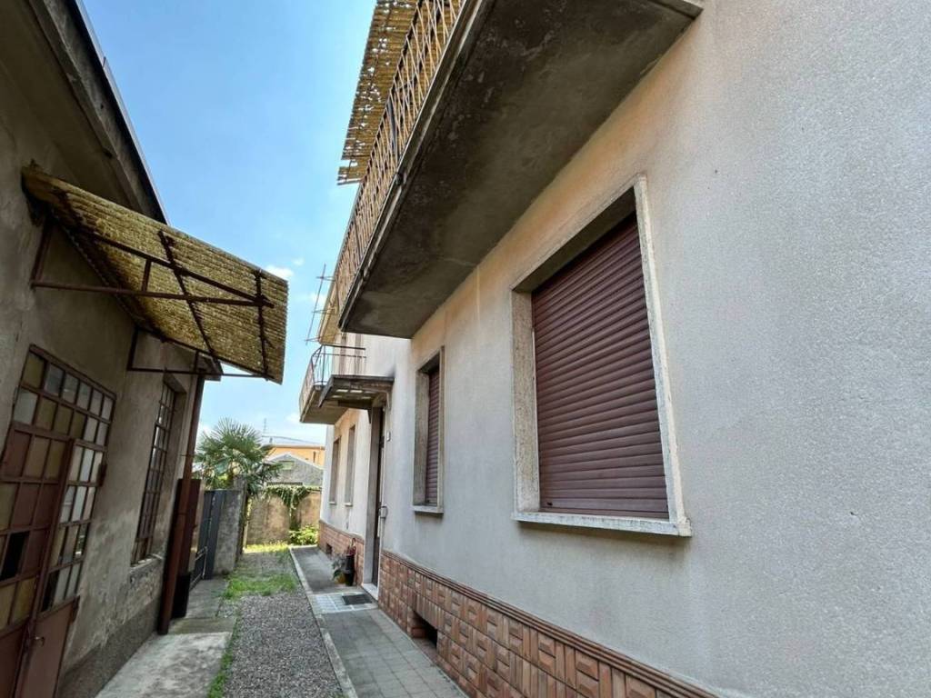 Casa indipendente a Solbiate olona in VIA MATTEOTTI - Foto 3