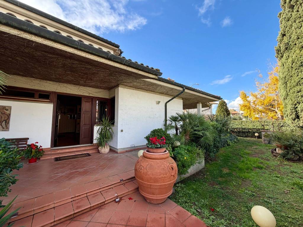 Villa a Follonica in Via Monviso - Foto 4