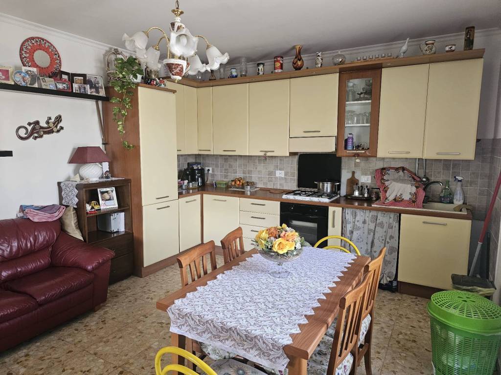 Villa a Aprilia in Via Genio Civile - Foto 4
