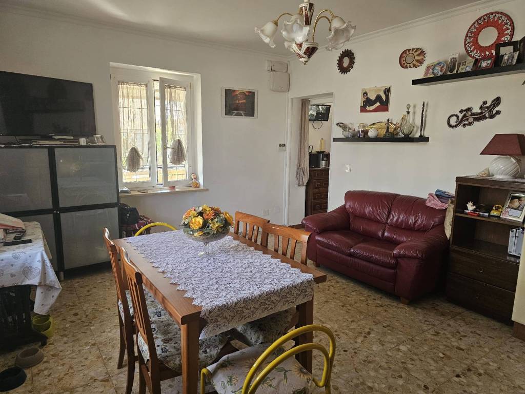 Villa a Aprilia in Via Genio Civile - Foto 5